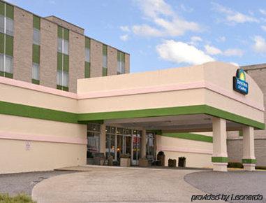 Elkins Inn And Suites Zewnętrze zdjęcie